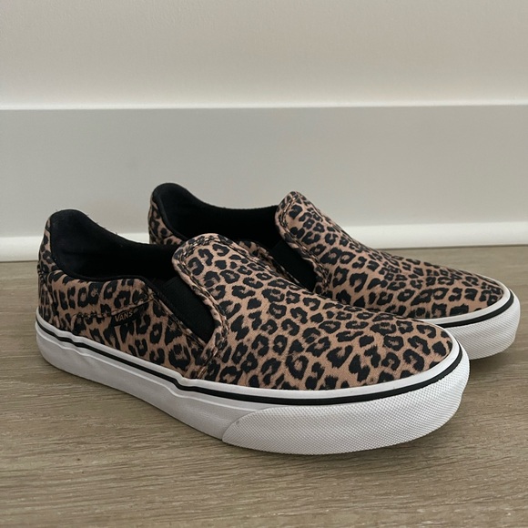 Vans Shoes - Vans Deluxe Leopard Slip-Ons